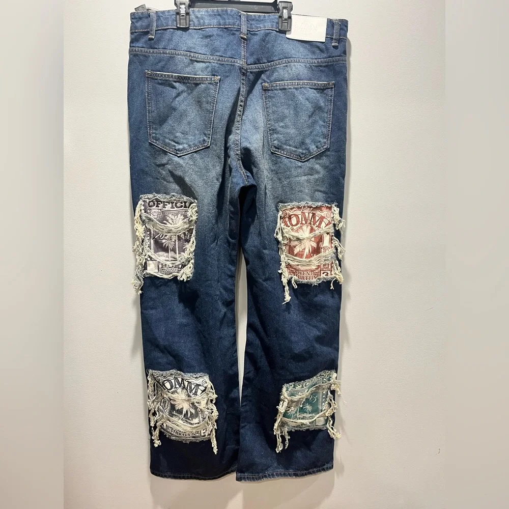NWT Men's Size 36 Boohoo man Relaxed Rigid Flare Applique‎ Jeans, Wide leg